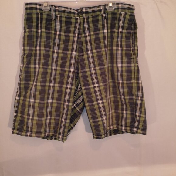 Retreat Men's Size 36 Waist Green Navy White Plaid 100% Cotton Shorts - Picture 1 of 6